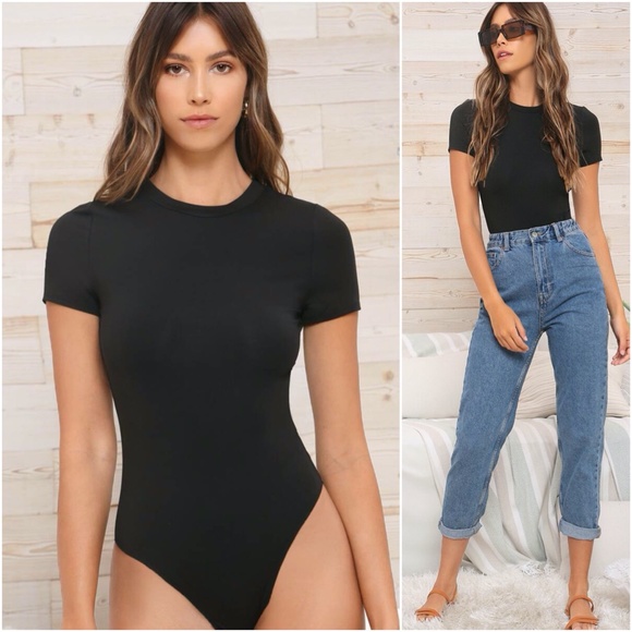 Bellanblue Tops - Black crew neck short sleeve fitted solid bodysuit